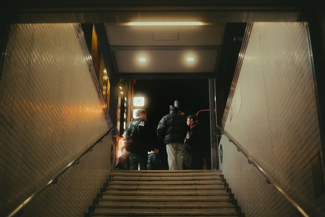 合肥南站胡培培：方寸服务台间的温暖力气